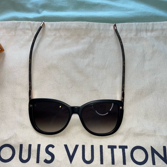Louis Vuitton Black & Monogram Acetate Z0781W Charlotte Sunglasses - Picture 13 of 15